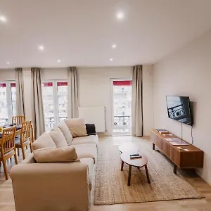 And Cozy In Apart-hotel