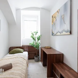 Hotel Business, Viena